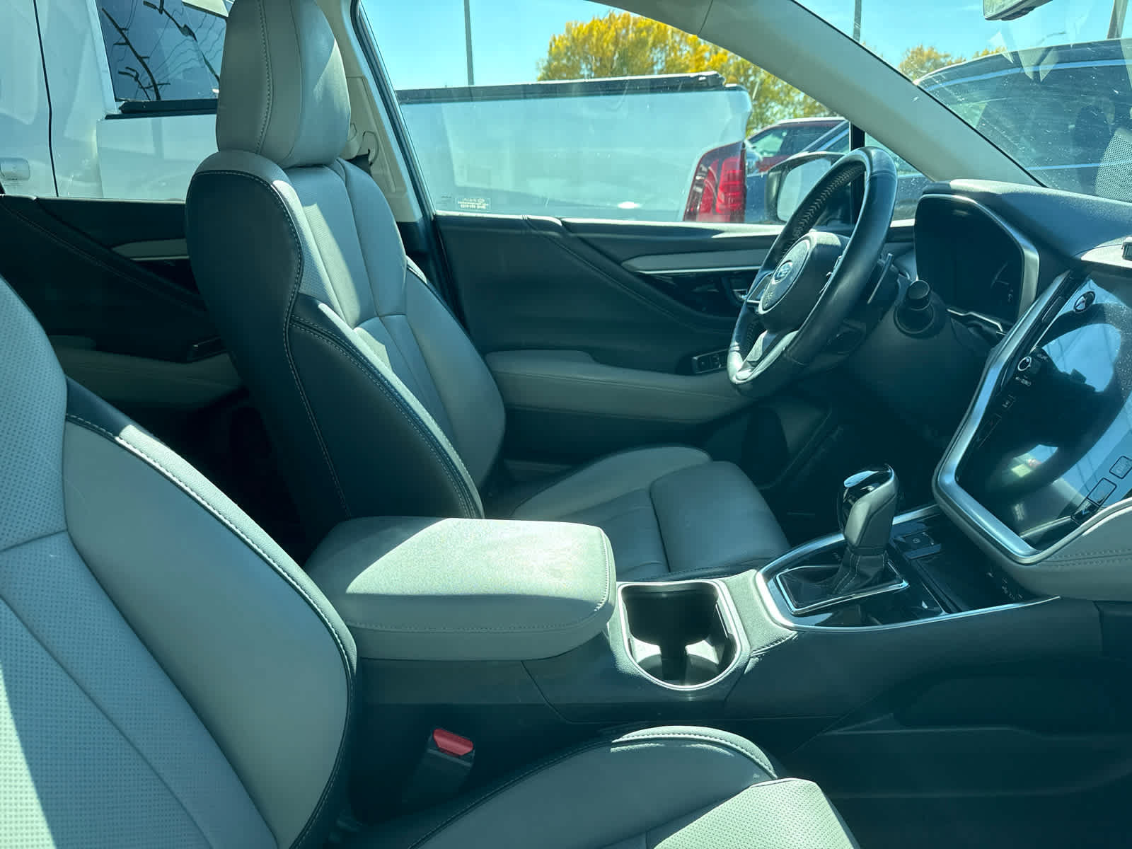 Used 2022 Subaru Outback Limited AWD/4WD image 3