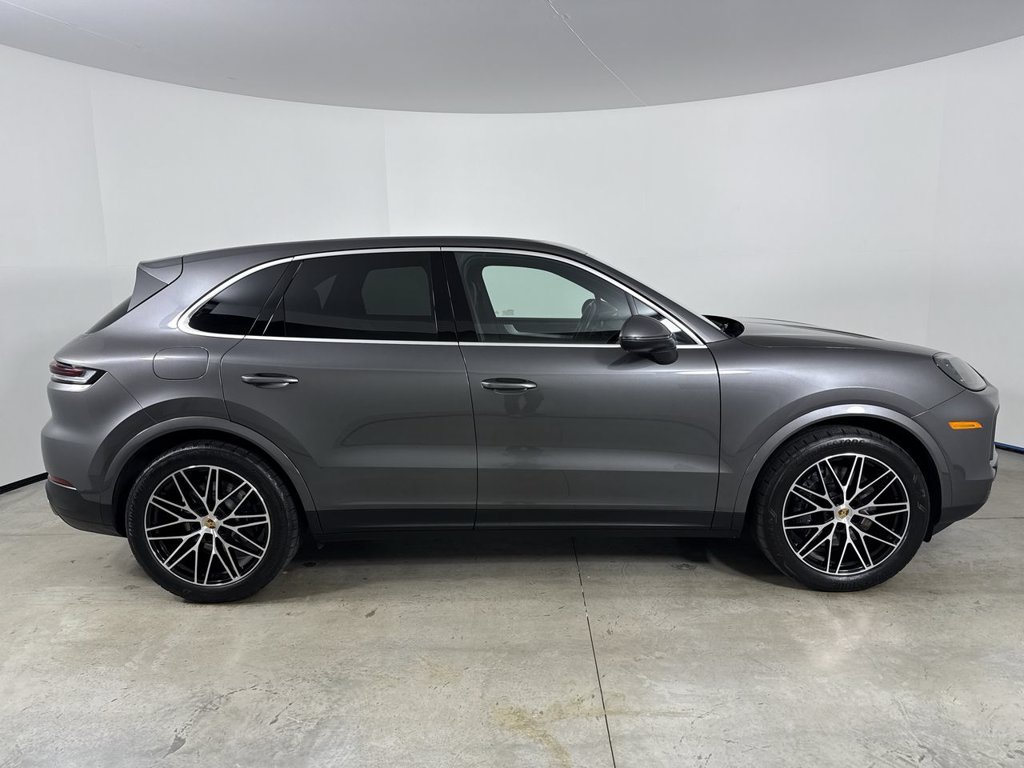 Certified 2024 Porsche Cayenne AWD/4WD image 8
