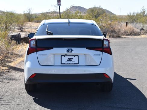 Used 2022 Toyota Prius LE FWD image 4
