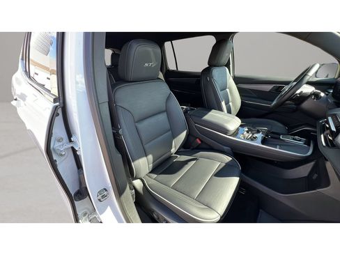 Certified 2025 Buick Enclave Sport Touring AWD/4WD image 31