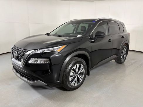 Used 2022 Nissan Rogue SV w/ SV Premium Package FWD image 4