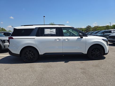 New 2026 Kia Carnival SX Prestige FWD image 9
