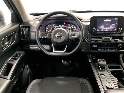 Used 2024 Nissan Pathfinder S AWD/4WD image 18