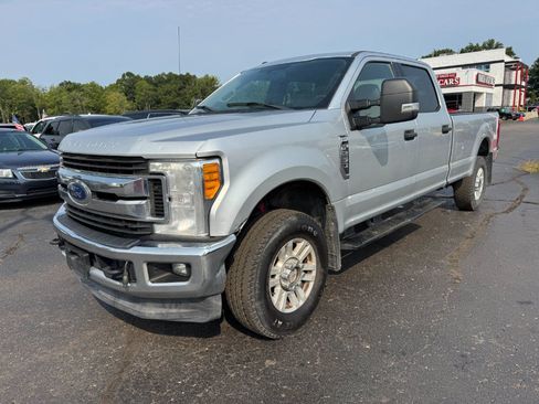 Used 2017 Ford F250 XLT w/ FX4 Off-Road Package AWD/4WD image 1