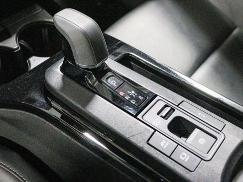 Certified 2023 Toyota Prius XLE FWD image 23