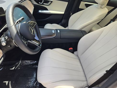 Used 2025 Mercedes-Benz E 350 Sedan image 3