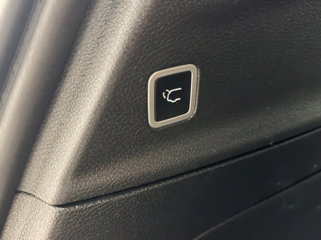 Used 2025 Chrysler Pacifica Select FWD image 9