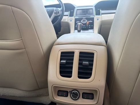 Used 2015 Ford Taurus Limited w/ Equipment Group 301A FWD image 28