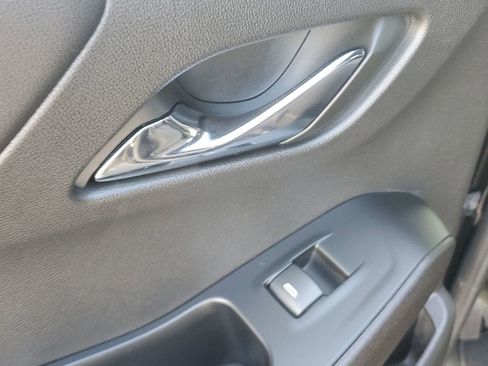 Used 2023 Chevrolet Traverse LT image 45