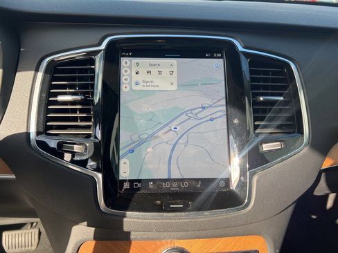 Certified 2025 Volvo XC90 B6 Plus image 21