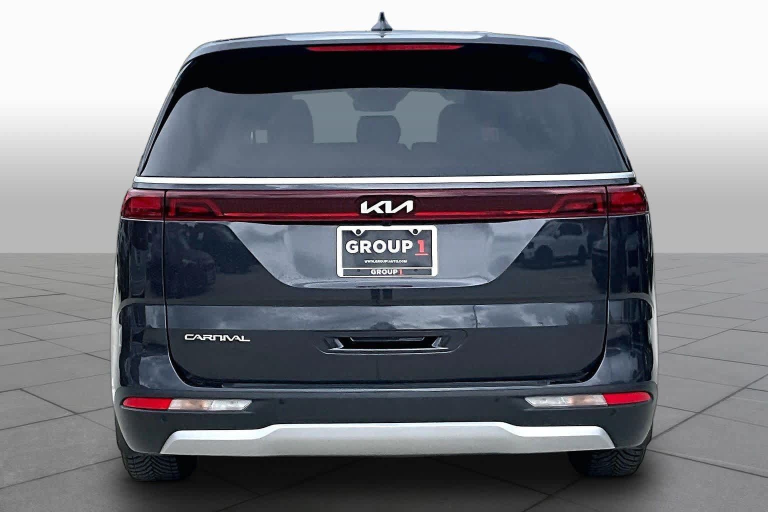 Certified 2023 Kia Carnival LX FWD image 5