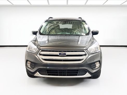 Used 2018 Ford Escape SE image 2