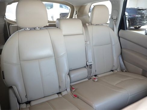 Used 2020 Nissan Pathfinder SL image 21