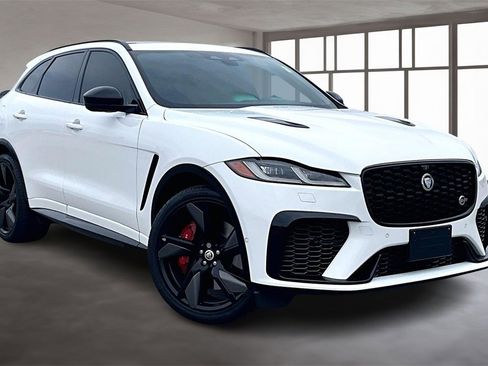 Used 2024 Jaguar F-PACE SVR image 11