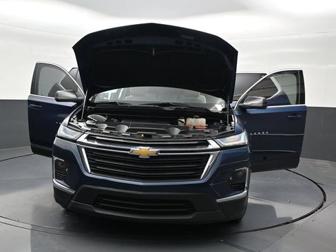 Used 2023 Chevrolet Traverse LS FWD image 38