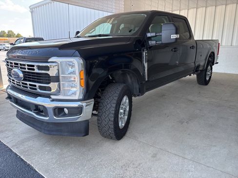 Used 2023 Ford F250 XLT image 3