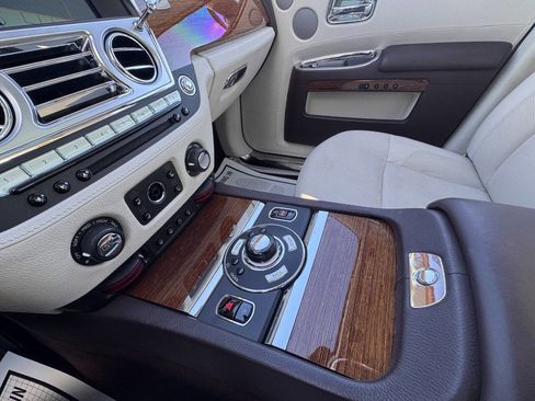 Used 2012 Rolls-Royce Ghost image 29