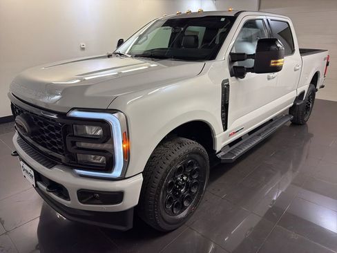 New 2026 Ford F250 Lariat w/ Black Appearance Package AWD/4WD image 3