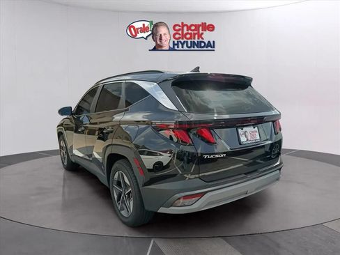 Used 2025 Hyundai Tucson SEL FWD image 2