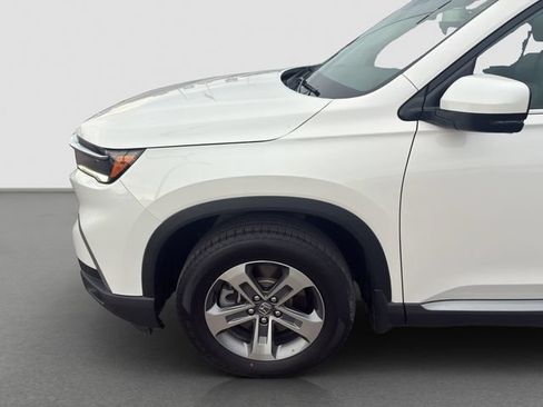 Used 2025 Honda Pilot EX-L image 10