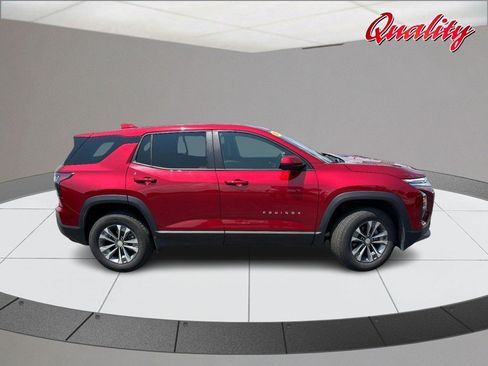Used 2026 Chevrolet Equinox LT w/ Convenience Package II AWD/4WD image 2