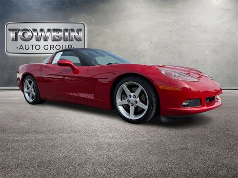 Used 2005 Chevrolet Corvette Coupe w/ Preferred Equipment Group image 2