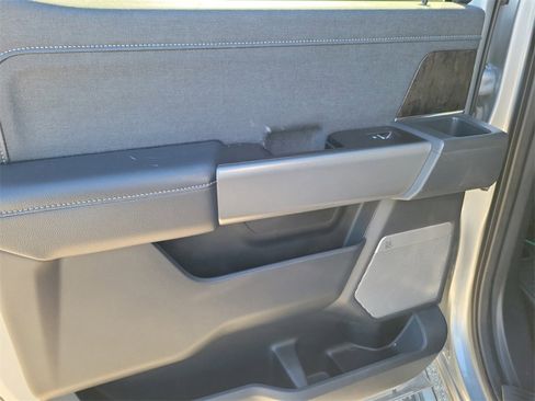Used 2024 Ford F250 Lariat w/ Black Appearance Package image 16
