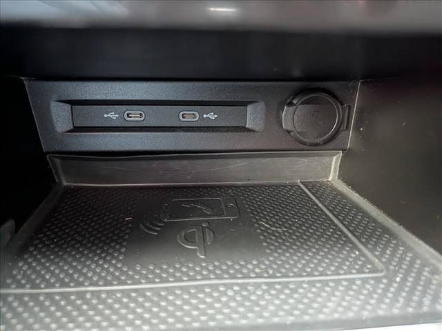 Used 2022 Volkswagen Tiguan SE AWD/4WD image 32