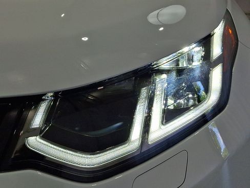 Certified 2025 Land Rover Discovery Sport S AWD/4WD image 9