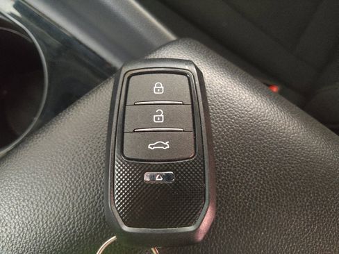 Used 2022 Hyundai Elantra SEL w/ Convenience Package FWD image 32