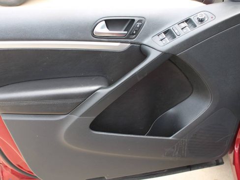 Used 2012 Volkswagen Tiguan S FWD image 18