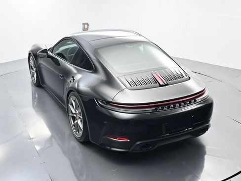 Used 2025 Porsche 911 Carrera image 31