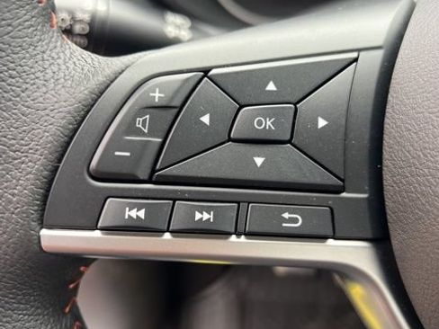 Used 2025 Nissan Versa SR w/ Trunk Package FWD image 11