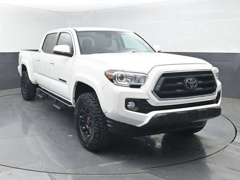 Used 2023 Toyota Tacoma SR5 w/ Technology Package RWD image 9