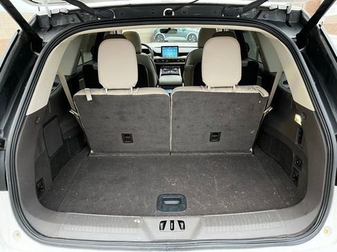 Used 2023 Lincoln Aviator Reserve w/ Equipment Group 201A image 10