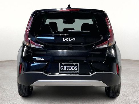 Used 2025 Kia Soul LX FWD image 5