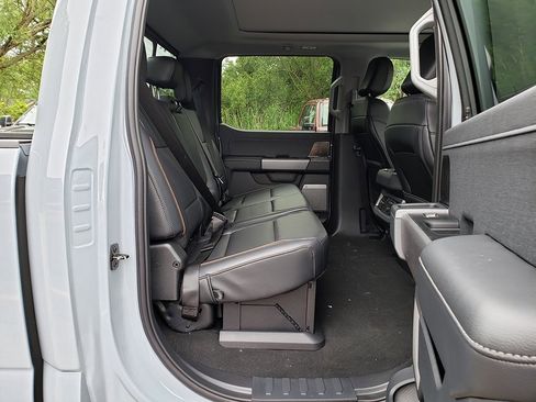 New 2025 Ford F250 Lariat w/ Lariat Ultimate Package image 16