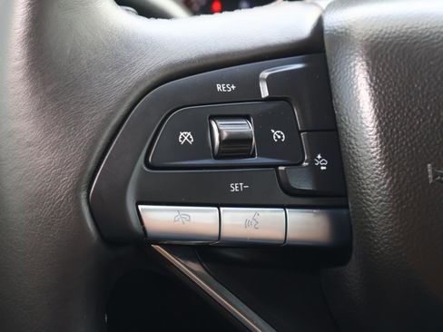 Used 2025 Cadillac XT6 Luxury image 28