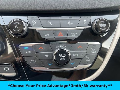 Certified 2023 Chrysler Pacifica Touring-L image 66