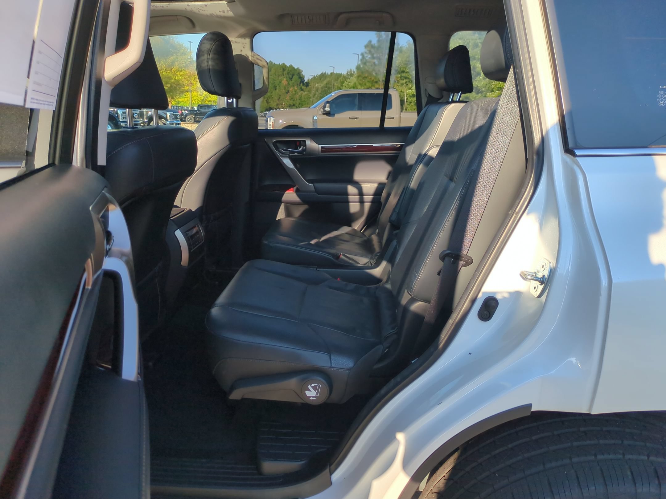 Used 2019 Lexus GX 460 Premium AWD/4WD image 30