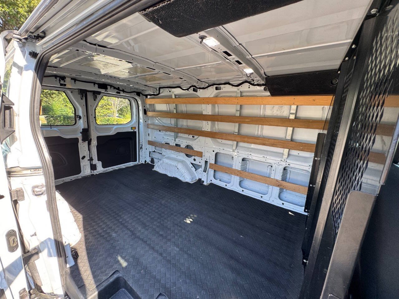 Used 2022 Ford Transit 250 Low Roof w/ Exterior Upgrade Package RWD image 16