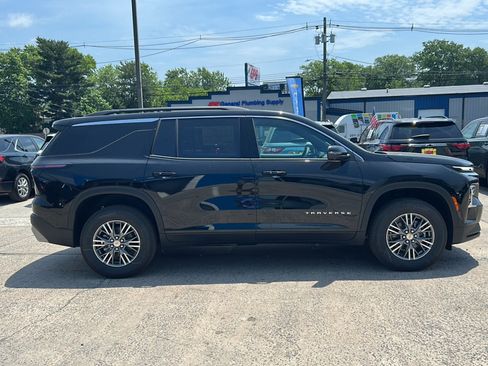New 2026 Chevrolet Traverse LT w/ Driver Confidence Package AWD/4WD image 6