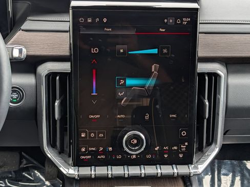 Used 2025 GMC Acadia Denali w/ LPO, Floor Liner Package AWD/4WD image 21