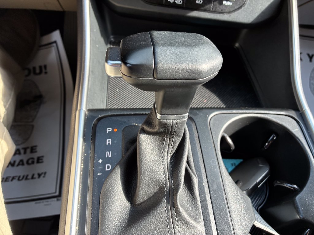 Used 2026 Kia Carnival FWD image 17