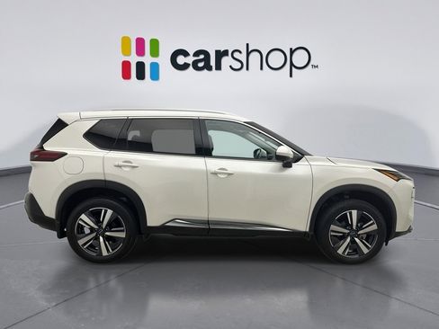 Used 2023 Nissan Rogue SL AWD/4WD image 6