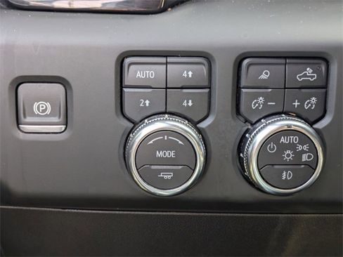 Used 2024 GMC Sierra 1500 AT4 w/ Technology Package image 27