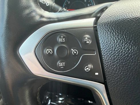 Used 2023 Chevrolet Traverse LT w/ LT Premium Package AWD/4WD image 36