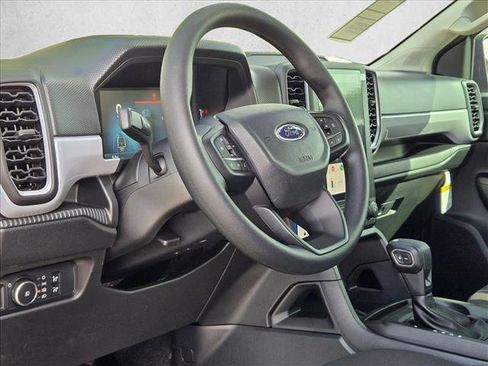 Used 2025 Ford Ranger XL image 3