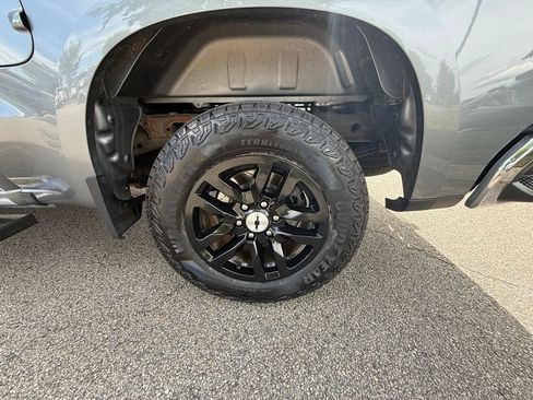 Used 2021 Chevrolet Silverado 1500 LT AWD/4WD image 34