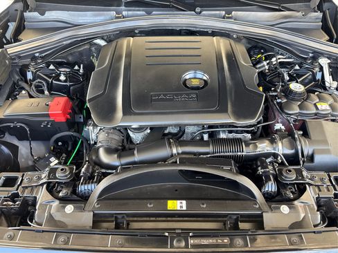 Used 2018 Jaguar F-PACE R-Sport image 14